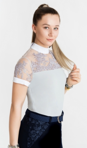 koszula, shirt, startowa, damska, turniejowa, elegancka, show
zawody, konne, jeździeckie, grey, szara, gipiura ,koronka
Bluzka ze białą stójką ozdobną, aplikacja, cyrkonie, łezka, siateczka