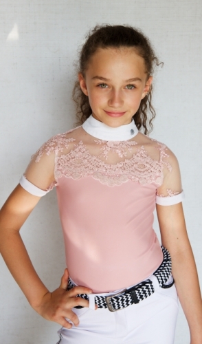 Koszula jeździecka
Koszula startowa
Koszula dziecięca turniejowa
Koszula elegancka show
Bluzka dziecięca na zawody konne
Bluzka dziecięca na zawody jeździeckie 
Bluzka ze białą stójką ozdobną
