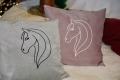 poduszka-welurowa-z-koniem-equestrian-velvet-design-by-dalia-26.JPG