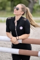 Kombinezon Imani, bardzo modny look,  na treningi, na wyjazdy integracyjne, jeździeckie, zwiększa komfort jeźdźca. 
Innowacyjny krój,  modeluje sylwetkę,  dopasowuje się do ciała.