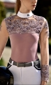 koszula, shirt, startowa, damska, turniejowa, elegancka, show,eclusive
zawody, konne, jeździeckie, gipiura ,koronka
Bluzka ze białą stójką ozdobną, aplikacja, cyrkonie, łezka, siateczka
koronka francuska, cekiny ,biżuteria koronkowa.