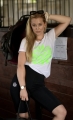 koszulka_t-shirt_damski_do_jazdy_konnej_z_logiem_designbydalia_przod_lifestyle_dalia_lehmann.jpeg