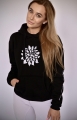bluza czarna, miękka tkanina z polarem w środku, logo z przodu, do stajni, na treningi, na co dzień ,  styl casualowy, do jazdy konnej, z kapturem.